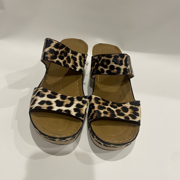 Shoes - Leopard Print Women's Sandals unbranded size 9